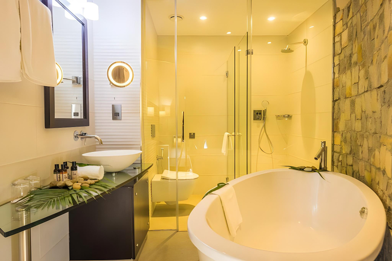 Bathroom, Leola Hotel Ikeja, Shomolu