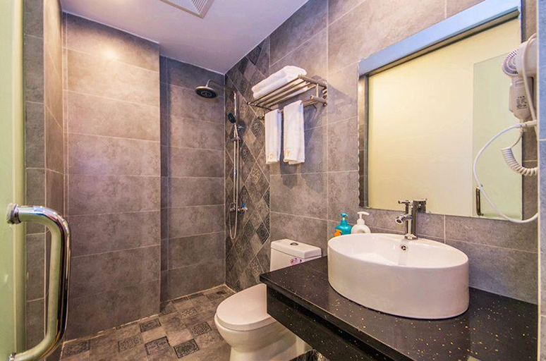 Bathroom 2, Chenyuan Emei Xiaozhu Hotel, Leshan