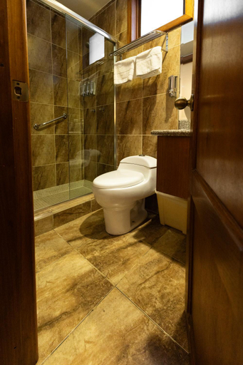 Bathroom 4, Hotel El Quijote, Cuenca