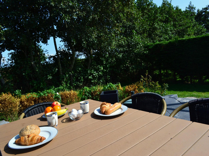 Food & Drinks 5, Nice house on the golf course with sauna, Ameland