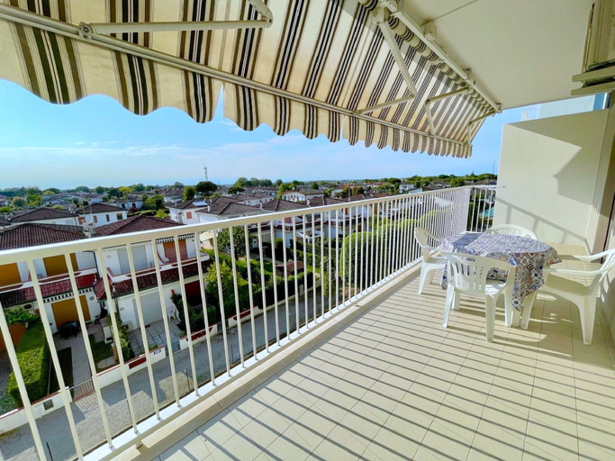 Others 4, Apartment in Caorle near Spiaggia Tartaruga, Venezia
