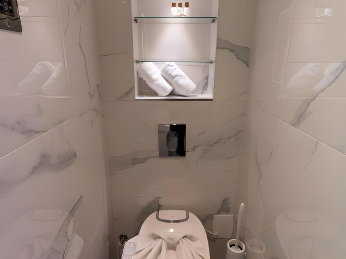 Bathroom 4, The Voyage Hotel Paddington, London