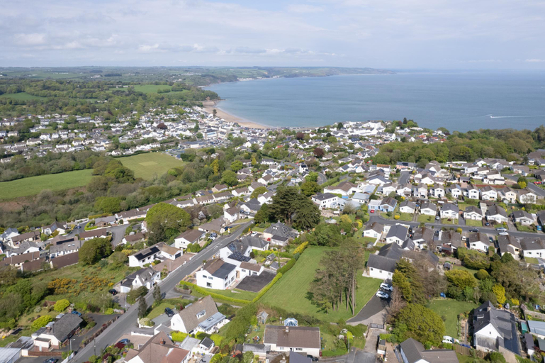 Others 3, Pen Gar - Elevated Sea Views, EV Charger, Pembrokeshire