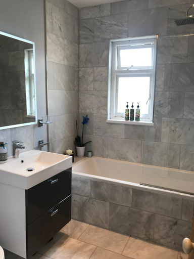 Bathroom 5, Rie's Retreat - The Emerald room, Somerset