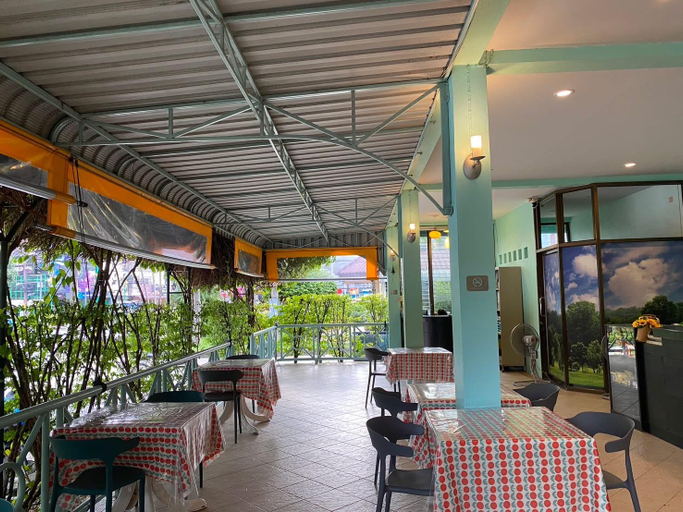 Food & Drinks 5, Baantonsai Garden Resort, Phuket Island