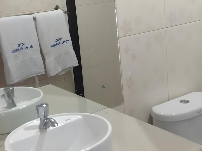 Bathroom 3, Royal Parbina Hotel, Pematangsiantar