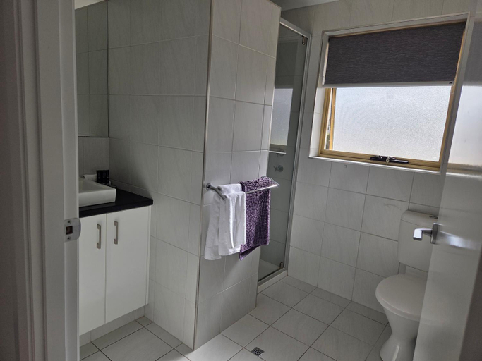 Bathroom 3, Pelicans Albany Middleton Beach, Albany