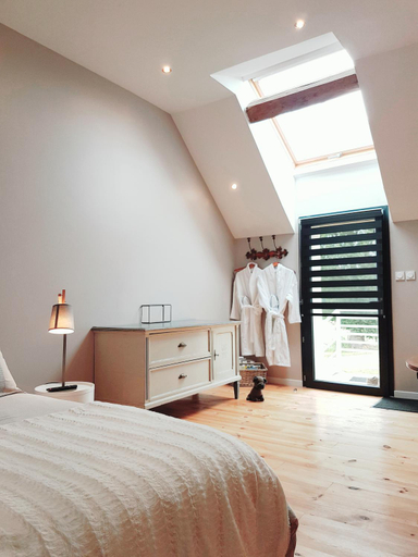 Bedroom 2, Domaine du bois Chaumet, Allier