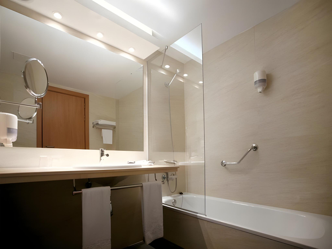 Bathroom 4, Class Valls, Tarragona