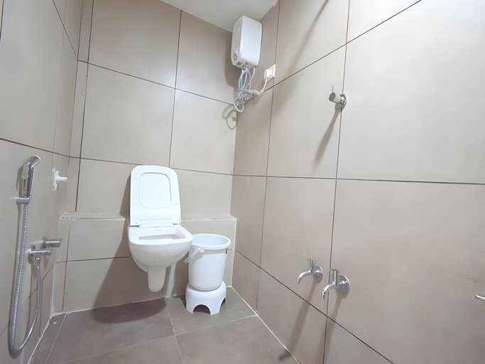 Bathroom 3, Hotel Penark, Ahmadabad