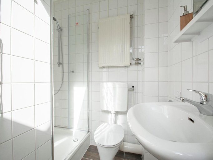 Bathroom 3, Charming villa near sandy beach, Den Helder