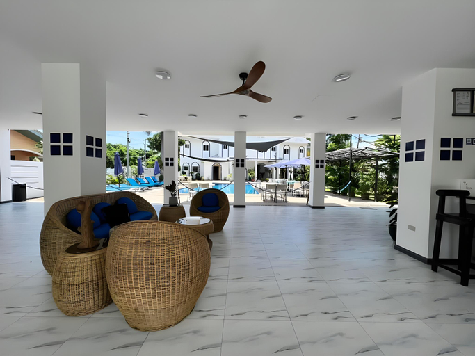 Public Area, Squares Beachfront Apartments, Puerto Galera