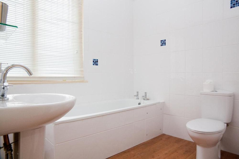 Bathroom 3, The Hunters Inn, Devon