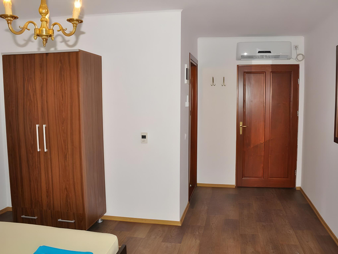 Bedroom, Alegria, Eselnita