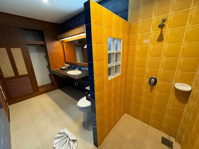 Bathroom 4, Lanta Resort, Ko Lanta