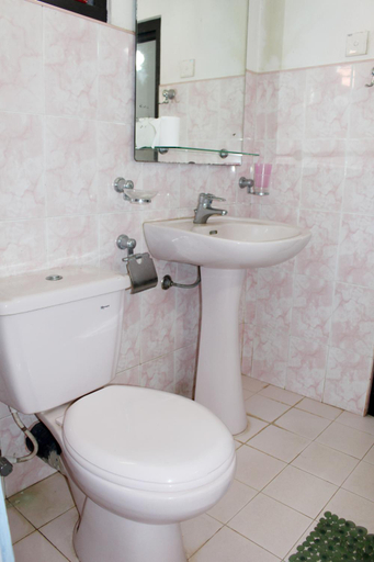 Bathroom 2, Fortune Rest Villa, Mahawewa