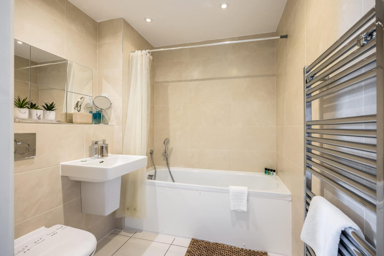 Bathroom 3, Sea Breeze, Poole