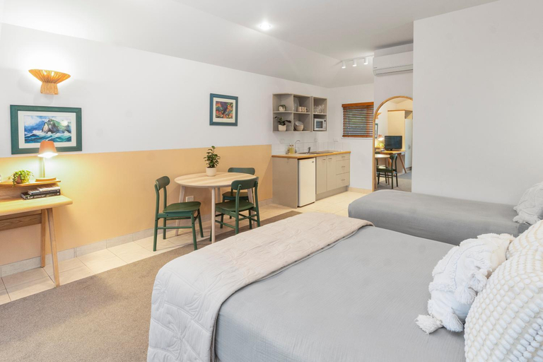 Bedroom 2, Admirals View Lodge, Far North