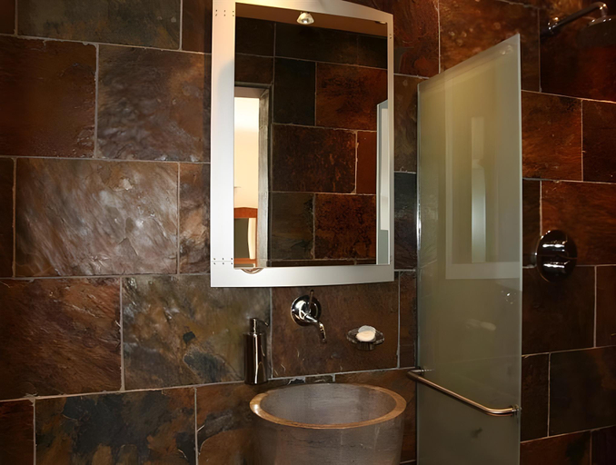 Bathroom 3, Borthwnog Hall, Gwynedd