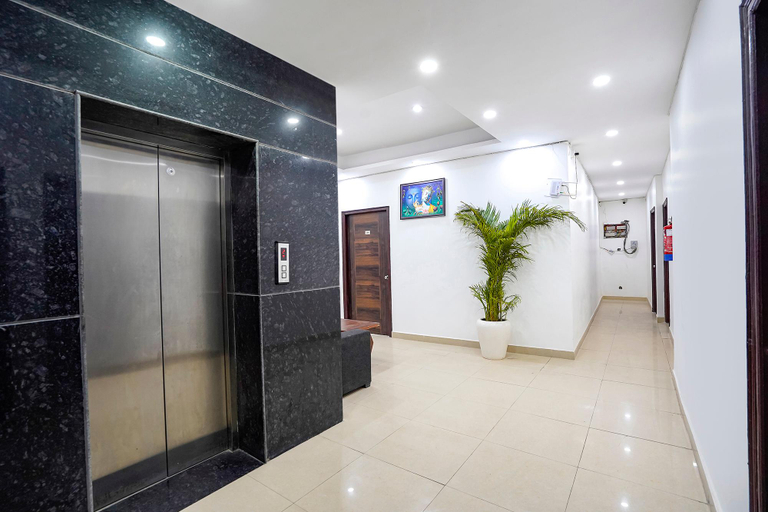 Public Area 2, FabHotel Frolic Luxury Stay, Gautam Buddha Nagar