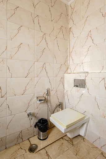 Bathroom 4, Lime Tree Hotel Golf Course Road, Sector43, Gurgaon