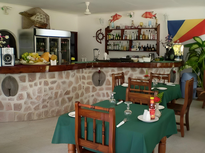 Food & Drinks 2, Le Chevalier Bay Guest House