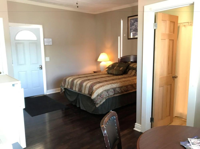 Bedroom 3, Beachcomber Inn, Livingston