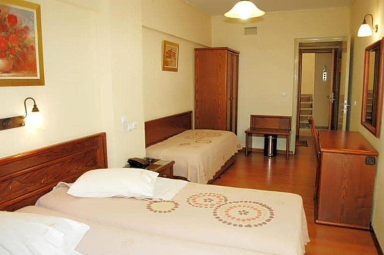 Bedroom 4, Omiros, Attica