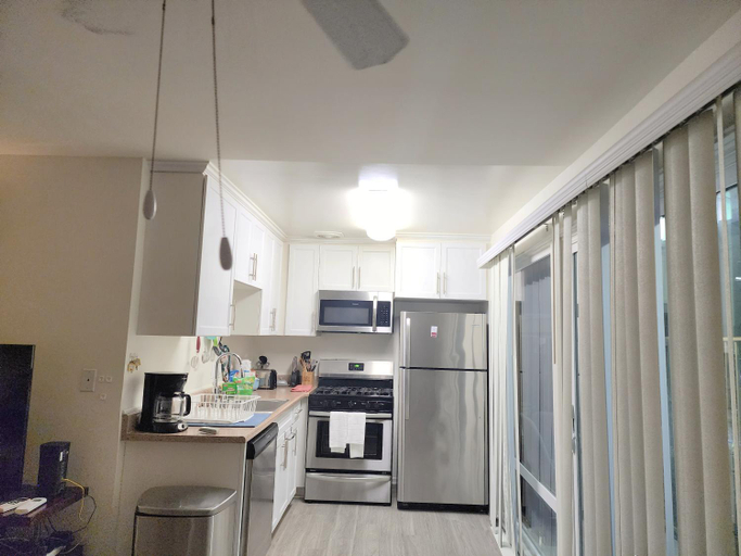 Kitchen 5, Santa Monica Executive Suites, Los Angeles