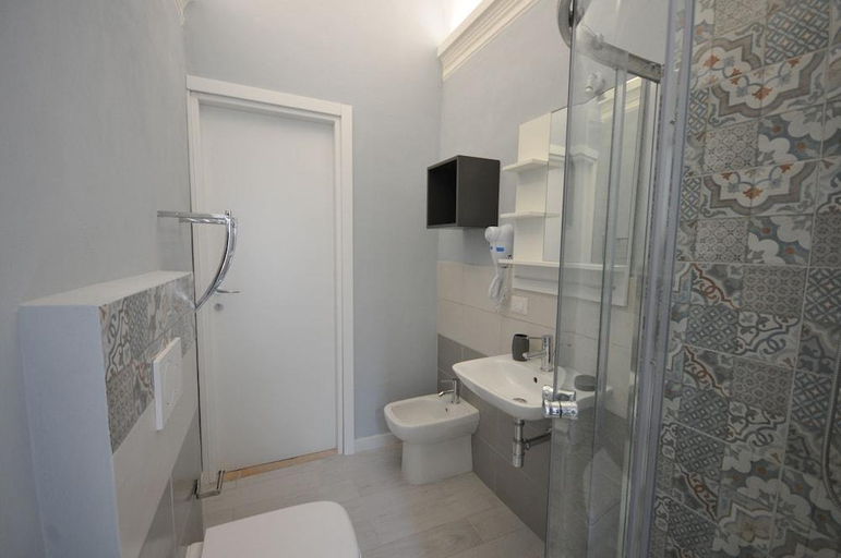 Bathroom, B&B Le Pignattelle, Siena