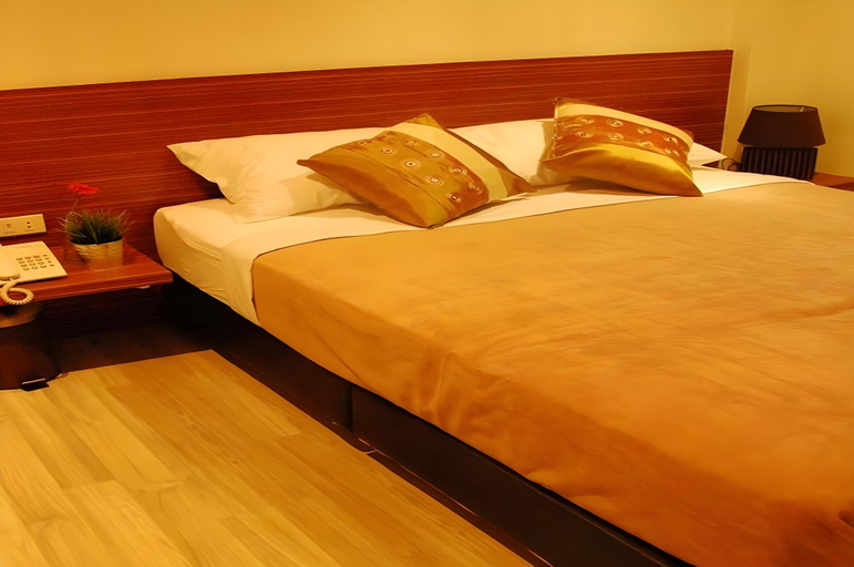 Bedroom 3, White House Asoke Sukhumvit 18, Wattana