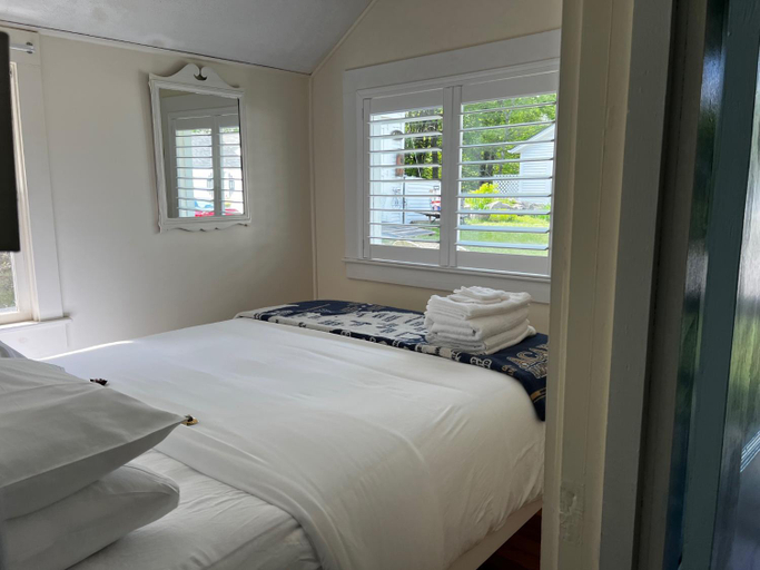 Bedroom 2, Bar Harbor Cottages & Suites, Hancock