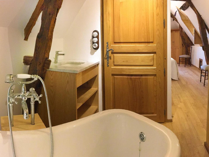 Bathroom, Maison O Galop, Dordogne