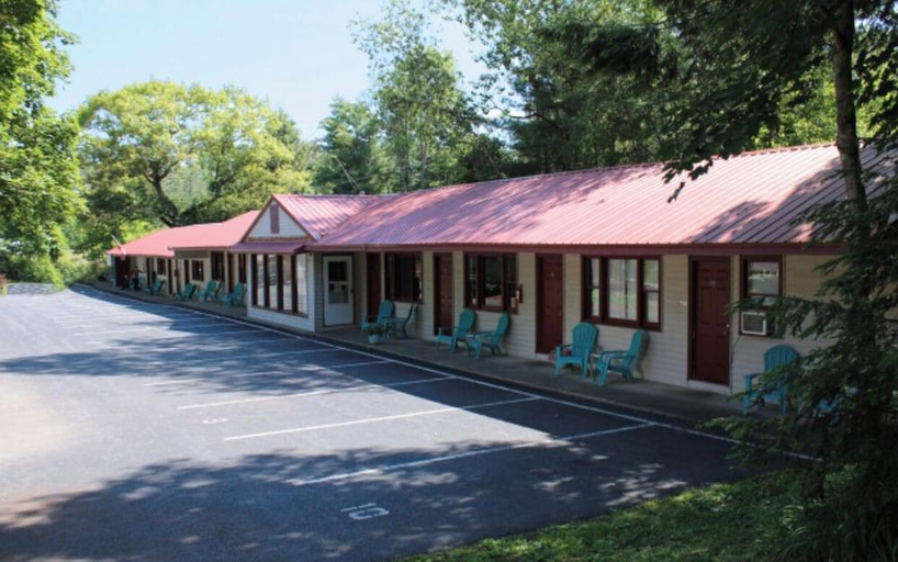 Exterior & Views, Luzerne Court Motel, Warren