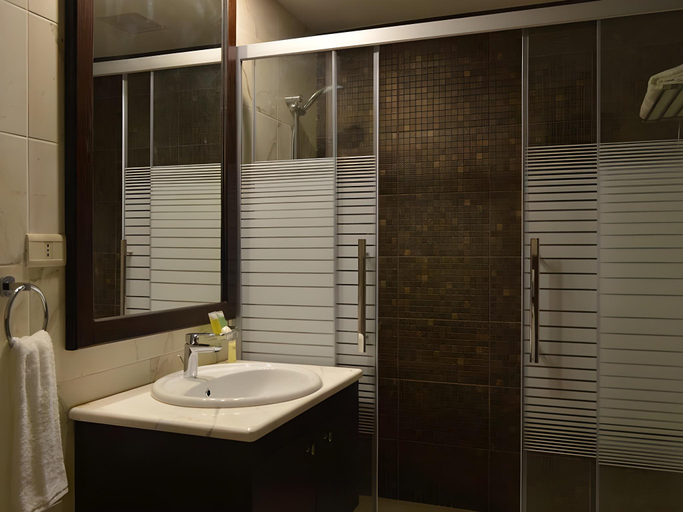 Bathroom 4, Al Tayeb Hotel, Wadi Essier