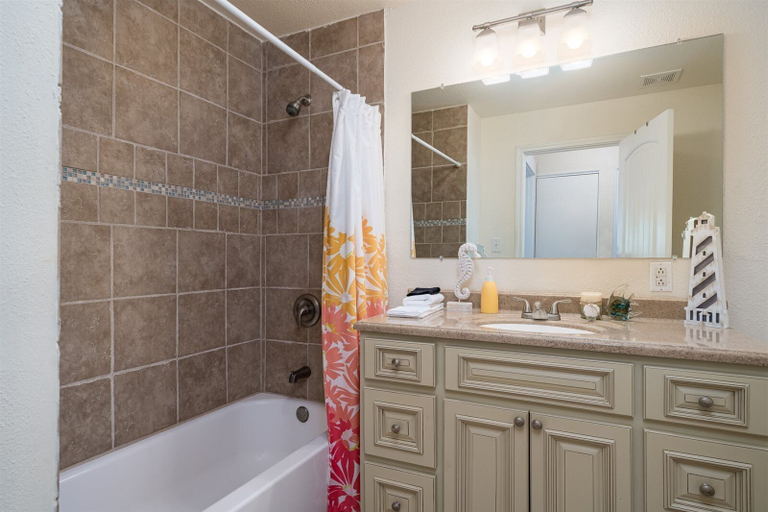 Bathroom 4, Catch & Play on Estes Bay by Miss Kitty’s, Aransas