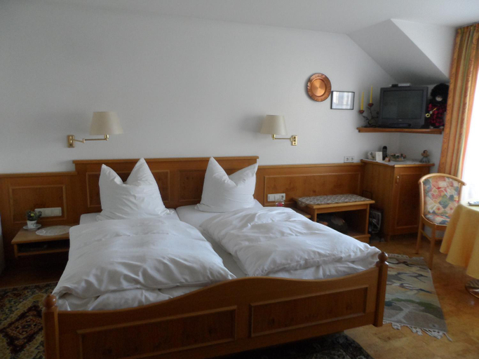 Others 3, Pension Lichterturm, Esslingen