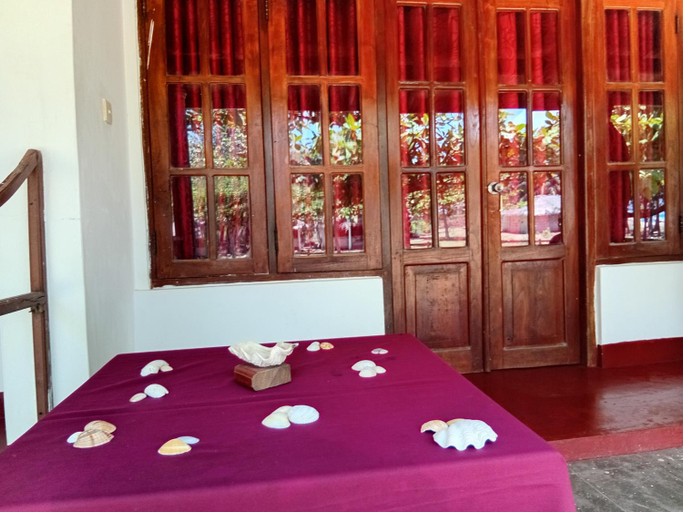 Bedroom 2, White Sand Beach Inn, Kuchchaveli