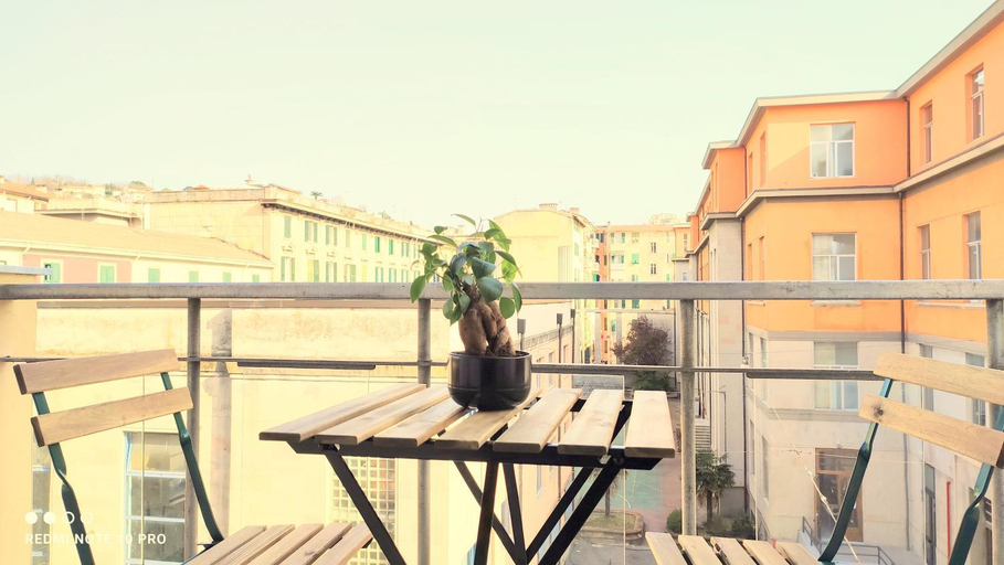 Others 4, Jolie Rooms, La Spezia