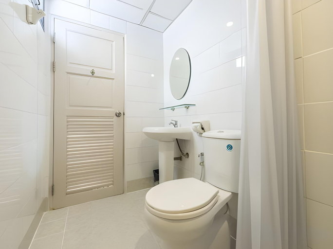 Bathroom 4, Sitara Place Serviced Apartments and Hotel, Din Dang