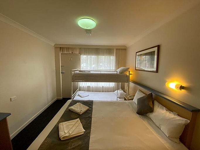 Bedroom 3, Welcome Inn 277, Adelaide