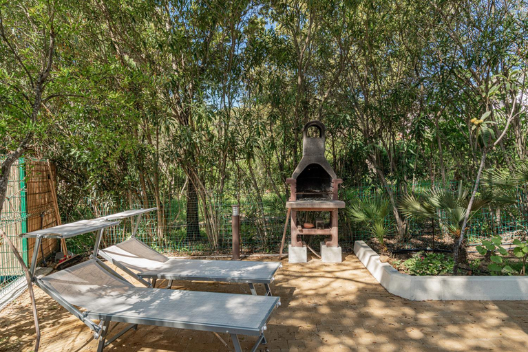 Others 5, Casa Donatella, in riva al mare!, Nuoro
