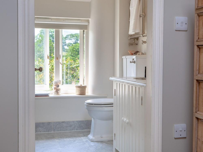 Bathroom 4, Gutchpool B&B, Dorset