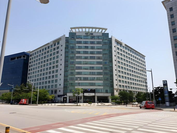 Exterior & Views 1, Good Day Airtel, Jung