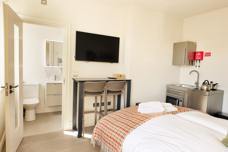 Bedroom 2, George Apartments, Worcestershire