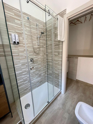 Bathroom 2, Baron’s Suites, Palermo
