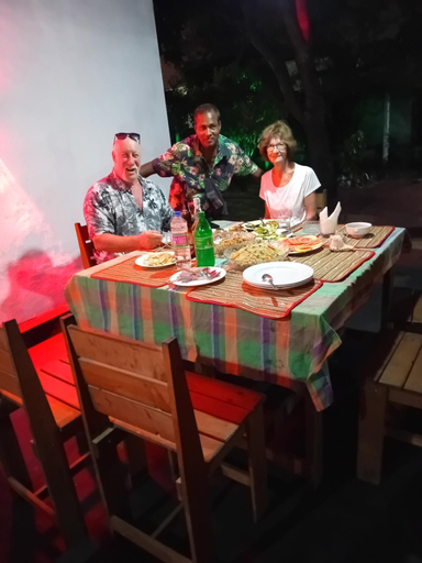 Food & Drinks