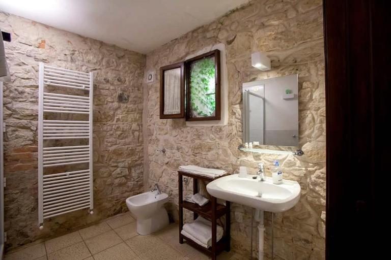 Bathroom 3, Baglio Fontana, Trapani