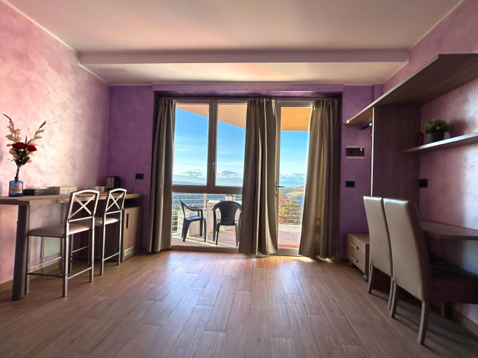 Others 5, B&B La fontana nelle Langhe, Cuneo