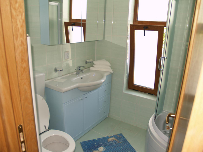 Bathroom 4, Complex Vile Neptun-Olimp, Mangalia